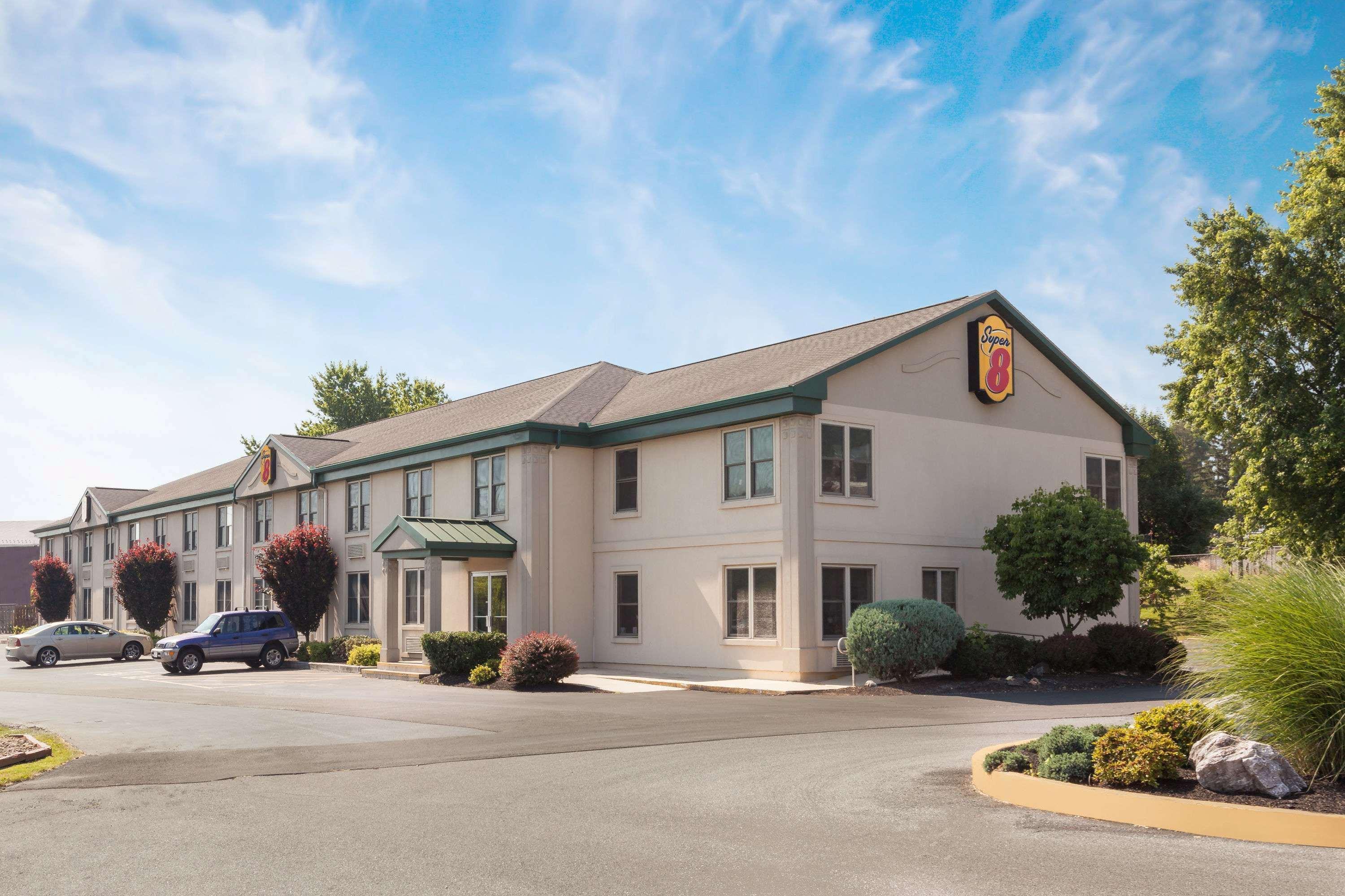 Super 8 By Wyndham Harrisburg Hershey West Zewnętrze zdjęcie